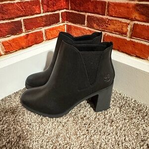 Timberland Black Leather Block Heel Chelsea Ankle Boots
